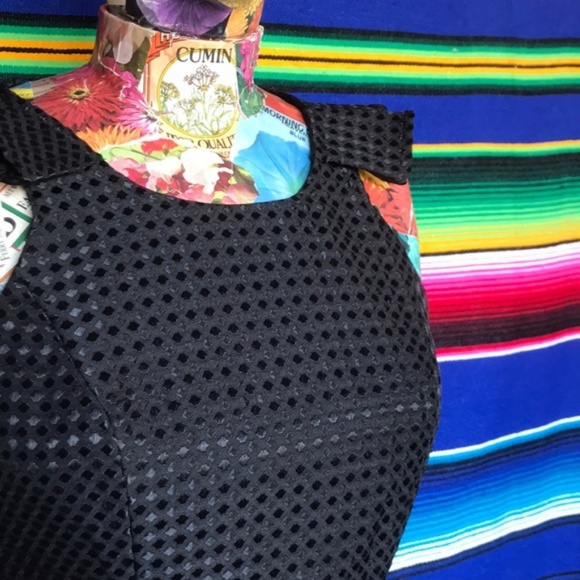 BCBGeneration Ruffle Back Jacquard Pattern Zi - Picture 6 of 9